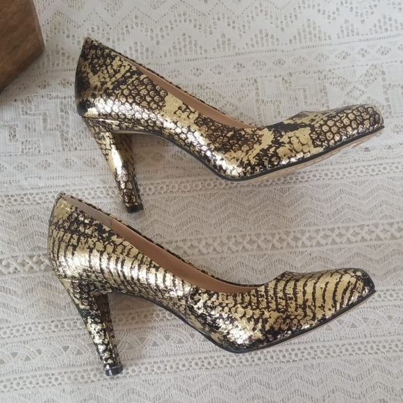 Vince Camuto Kain Snake Embossed Pumps NWOT - Picture 5 of 7